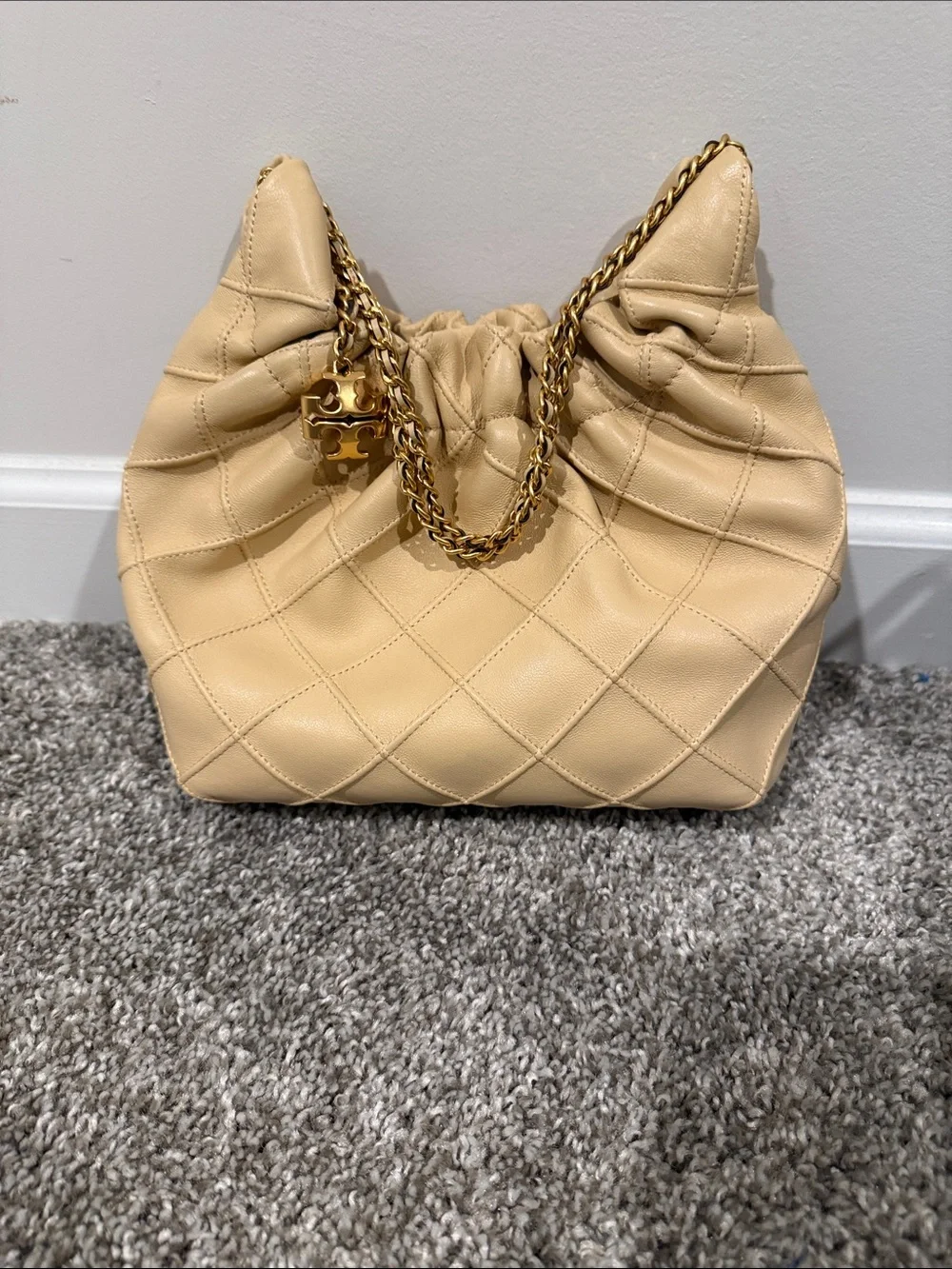 Tory Burch Quilted Beige Shoulder Bag with Gold Chain
